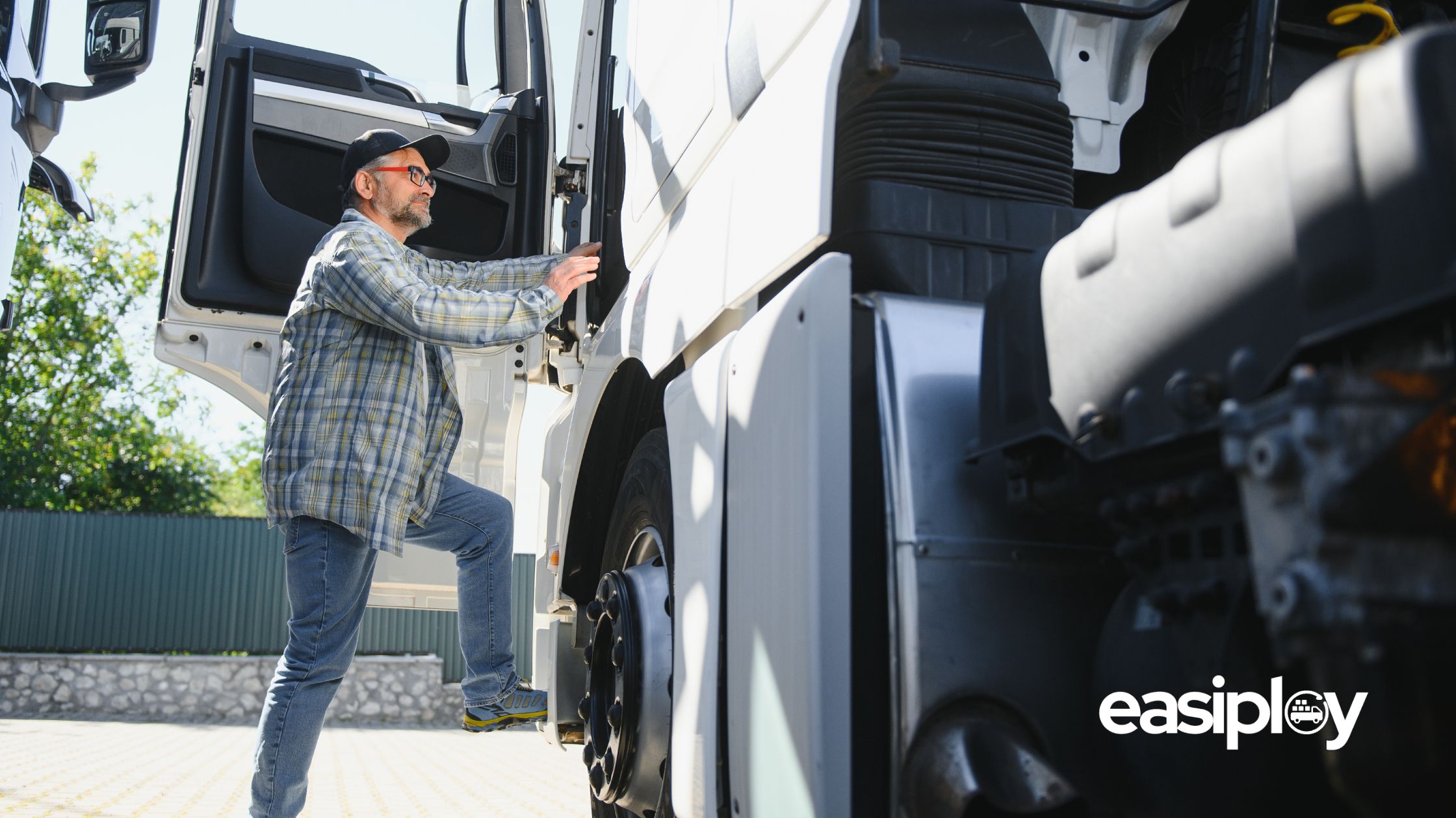 Buscar conductor trailer se ha vuelto una pesadilla. En Easiploy te ayudamos.